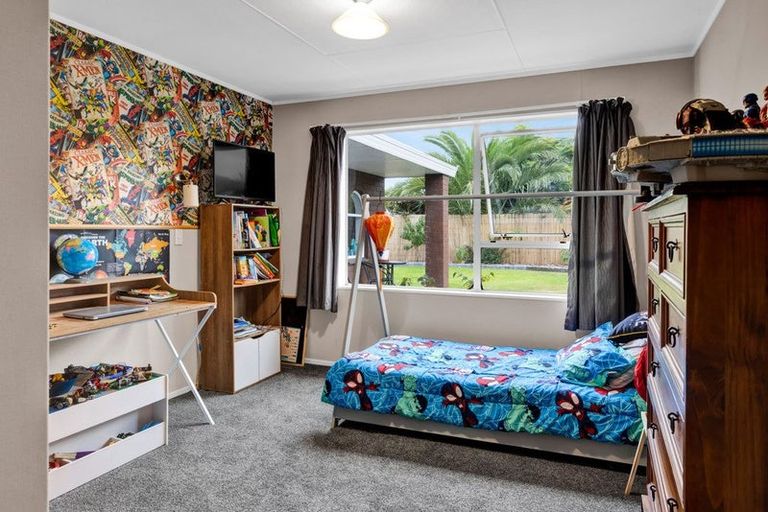 Photo of property in 11 Matai Place, Hawera, 4610