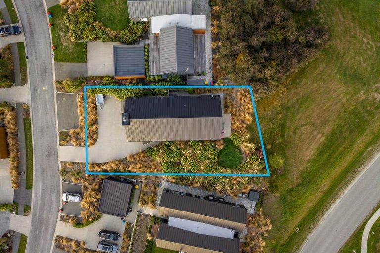 Photo of property in 8 Falconer Rise, Jacks Point, Queenstown, 9371