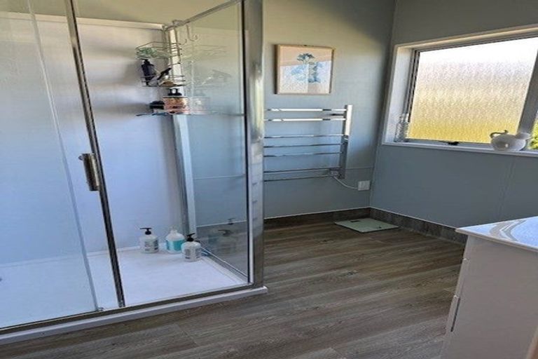 Photo of property in 8 Tahi Road, Paraparaumu Beach, Paraparaumu, 5032