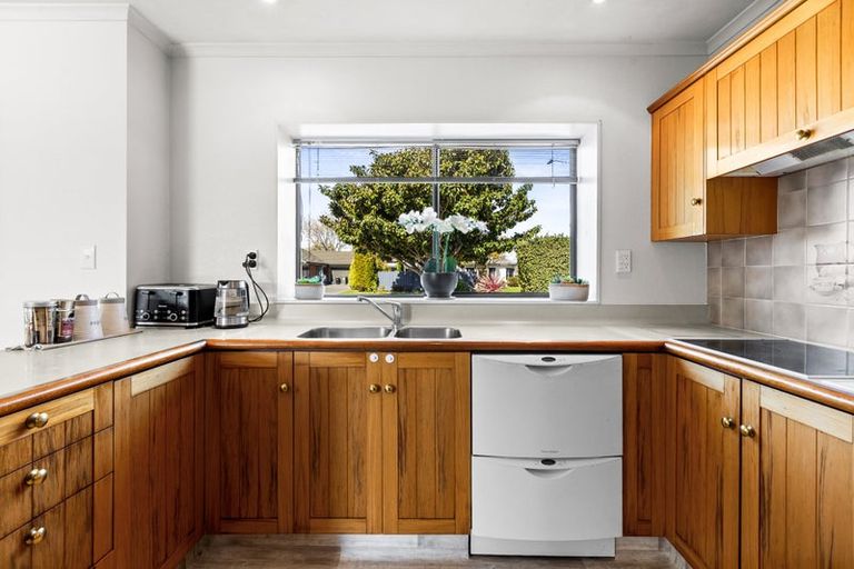 Photo of property in 1 Hyatt Grove, Greenmeadows, Napier, 4112