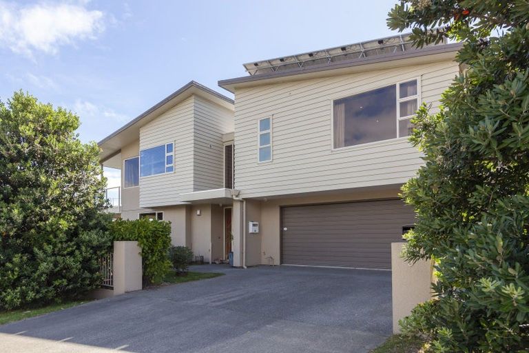 Photo of property in 3 Golf Road, Paraparaumu Beach, Paraparaumu, 5032