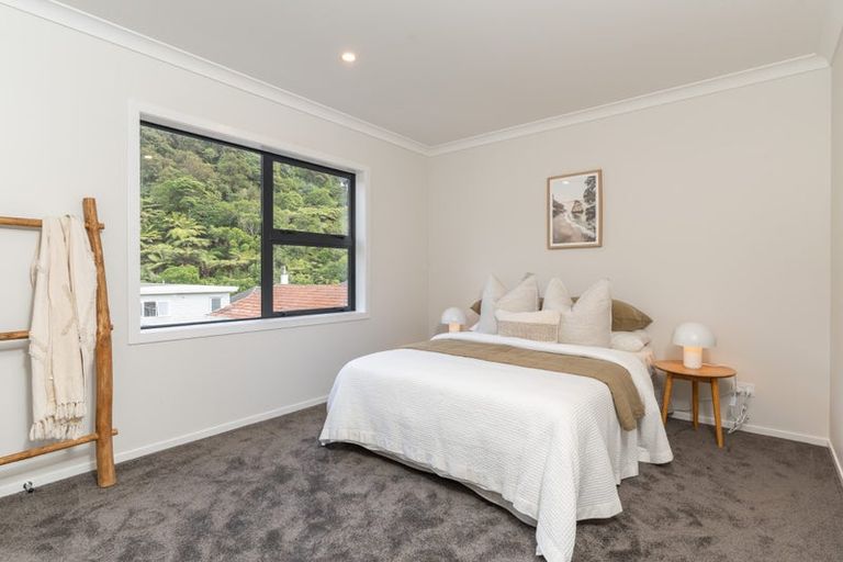Photo of property in 20a Korau Grove, Stokes Valley, Lower Hutt, 5019