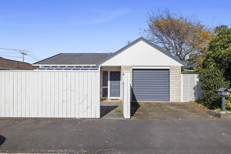 Photo of property in 31 Barrett Street, Westown, New Plymouth, 4310