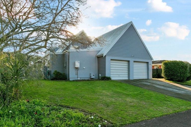 Photo of property in 17 Sheridan Crescent, Leamington, Cambridge, 3432