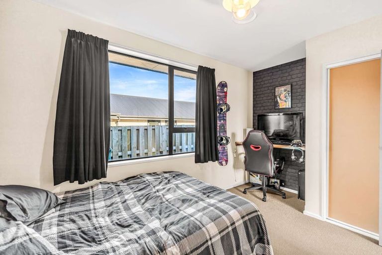 Photo of property in 8 Stonebridge Lane, Oxford, 7430