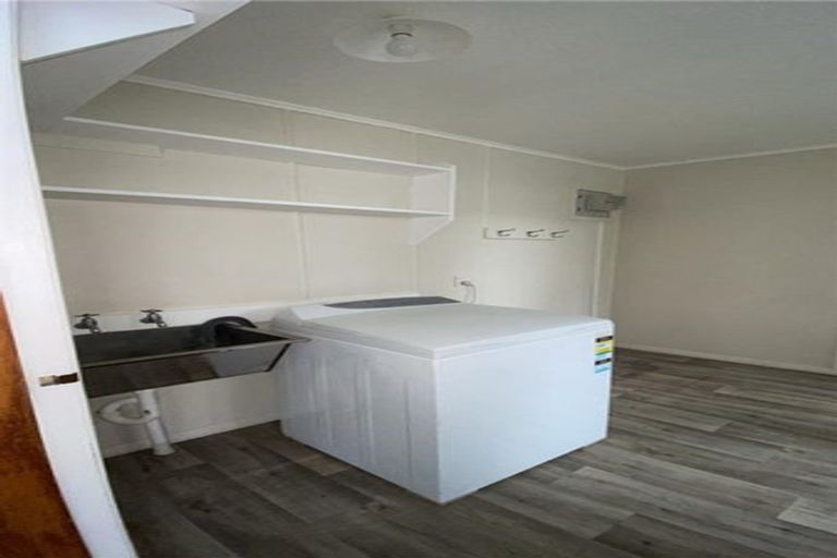 Photo of property in 19 Cook Street, Marfell, New Plymouth, 4310