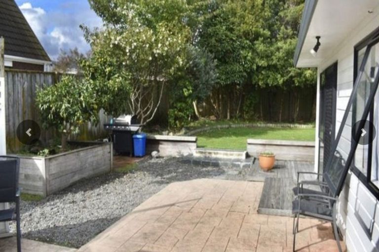 Photo of property in 12 Renata Road, Otaki, 5512