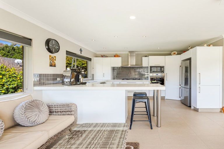 Photo of property in 10 Station Road, Huapai, Kumeu, 0810
