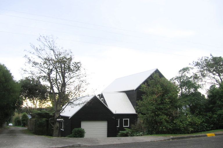 Photo of property in 48b Huia Street, Waikanae, 5036