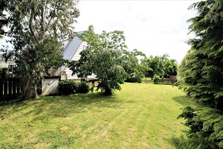 Photo of property in 11 Ross Street, Woodville, 4920