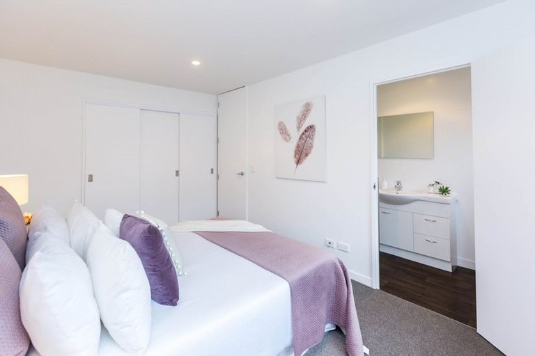 Photo of property in 5 Sunstone Crescent, Brown Owl, Upper Hutt, 5018