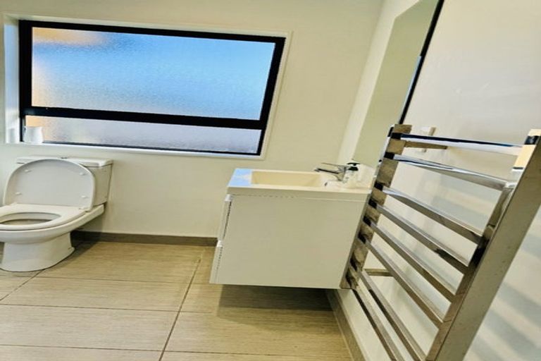 Photo of property in 15 Cate Road, Rototuna, Hamilton, 3210