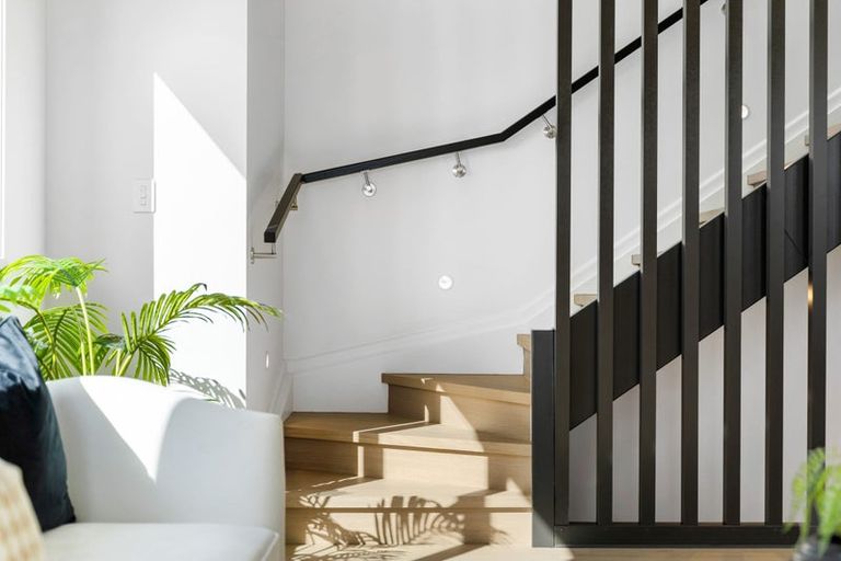 Photo of property in 16c Saltburn Road, Milford, Auckland, 0620