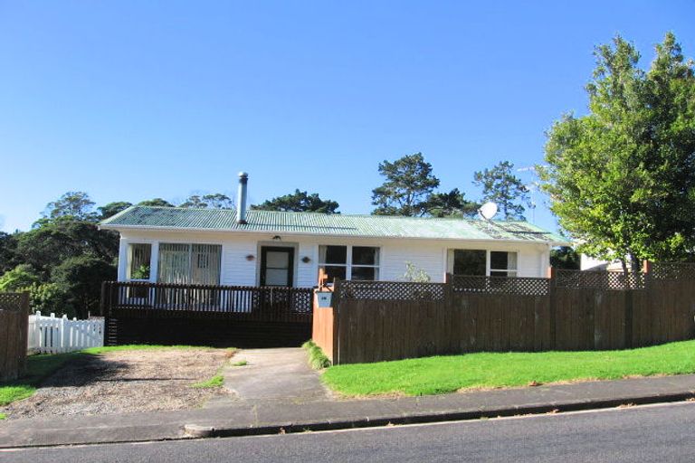 Photo of property in 28 Paewai Road, Glen Eden, Auckland, 0602
