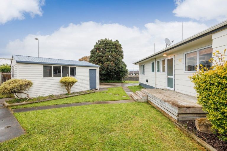 Photo of property in 31 Lydia Place, Kelvin Grove, Palmerston North, 4414