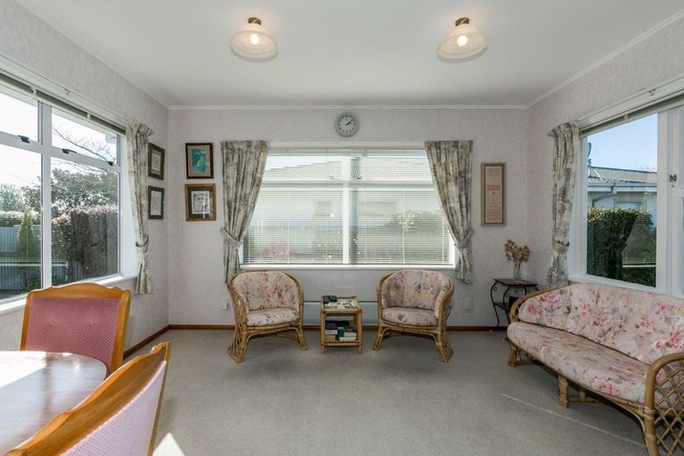 Photo of property in 18 Pembroke Street, Taradale, Napier, 4112