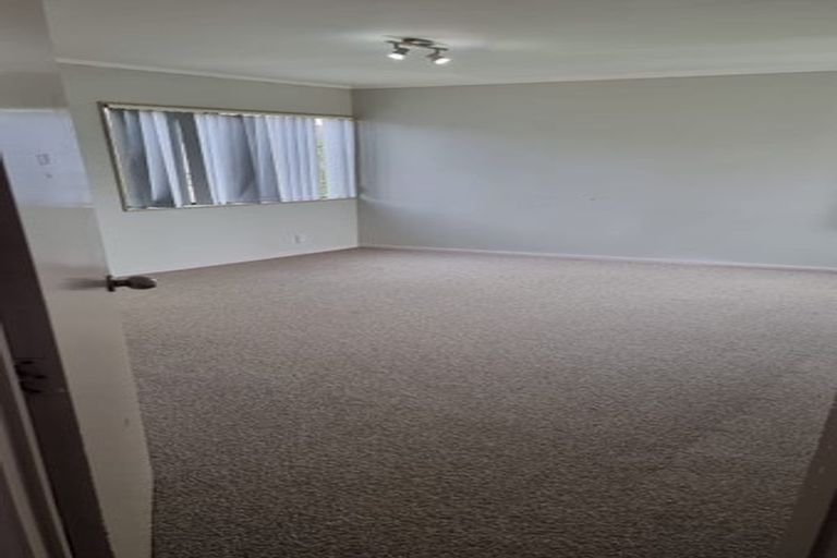 Photo of property in 49 Marina View Drive, West Harbour, Auckland, 0618