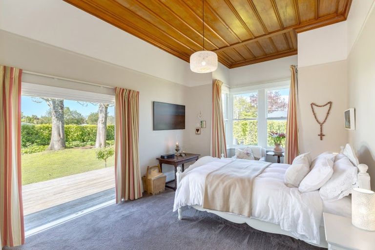 Photo of property in 16 Orchard Road, Greytown, 5712