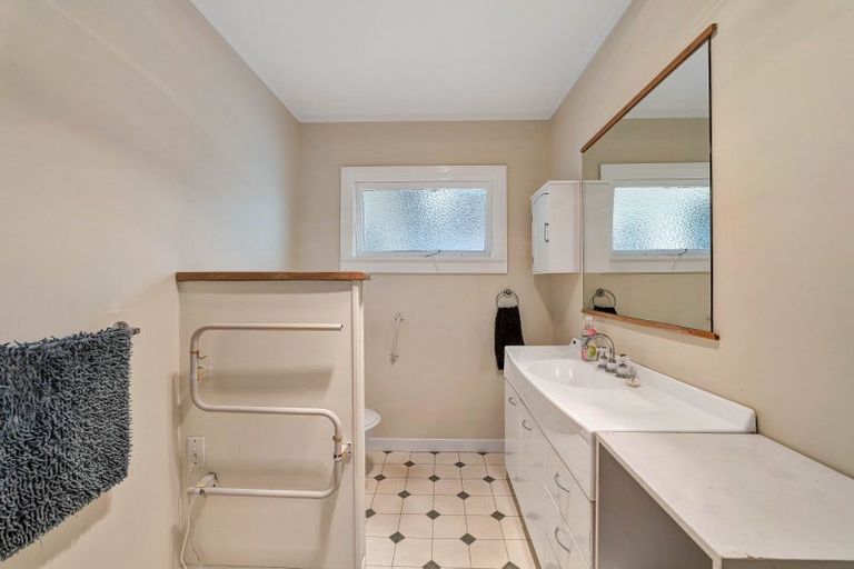 Photo of property in 275 Henwood Road, Paraite, New Plymouth, 4372