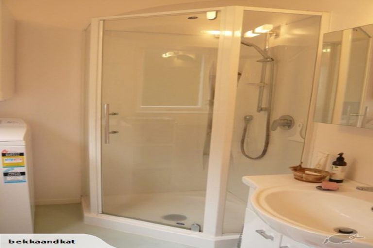 Photo of property in 5 Finnimore Terrace, Vogeltown, Wellington, 6021