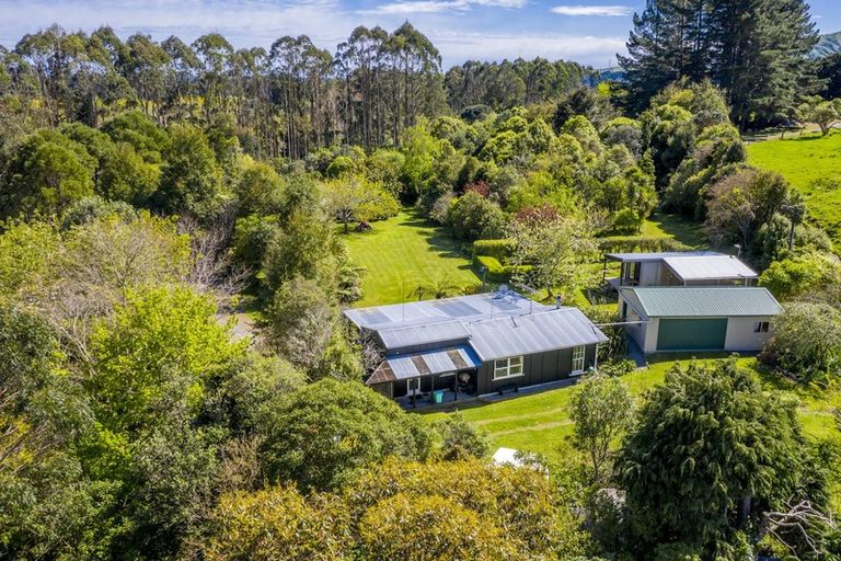 Photo of property in 44 Parenga Road, Hautere, Otaki, 5582