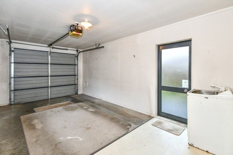 Photo of property in 2/39 Montilla Place, Manurewa, Auckland, 2102