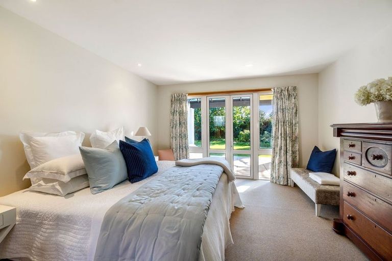 Photo of property in 19 Garreg Road, Fendalton, Christchurch, 8052