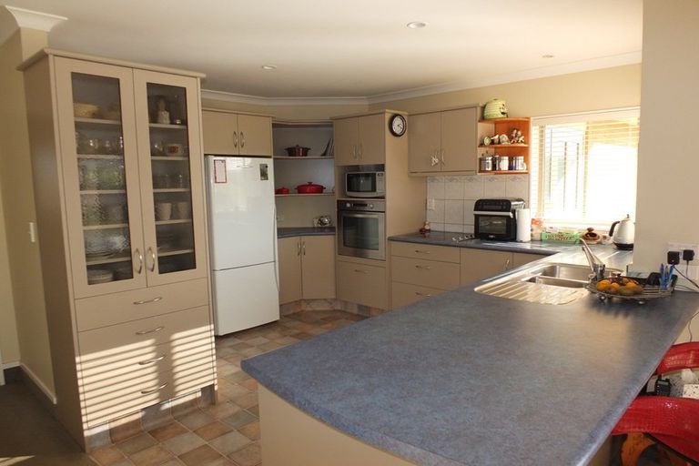 Photo of property in 6 Teppett Place, Foxton Beach, Foxton, 4815