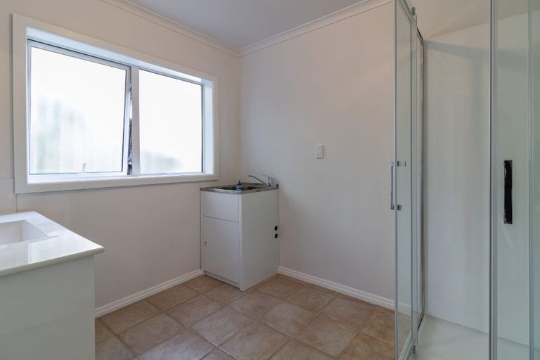 Photo of property in 27 Ian Marwick Place, Birkenhead, Auckland, 0626