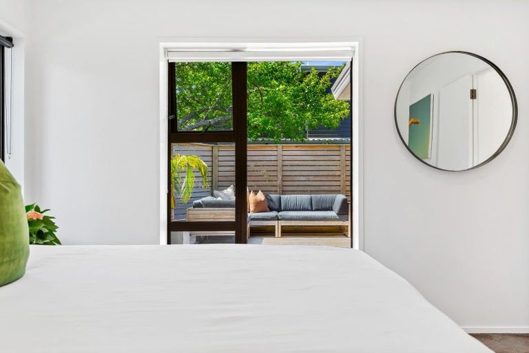 Photo of property in 89 Hebron Road, Waiake, Auckland, 0630