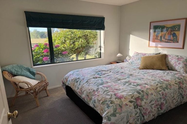 Photo of property in 132 Round Hill Road, Loburn, 7472