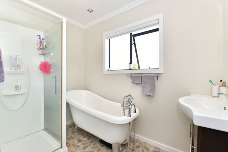 Photo of property in 53a Swann Beach Road, Stanmore Bay, Whangaparaoa, 0932