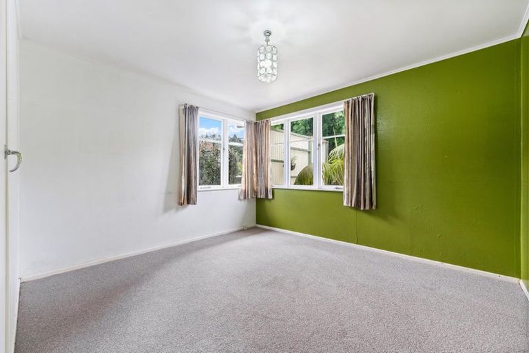 Photo of property in 25 Lowtherhurst Road, Massey, Auckland, 0614