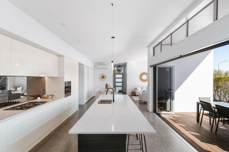 Photo of property in 2 Makura Drive, Papamoa Beach, Papamoa, 3118