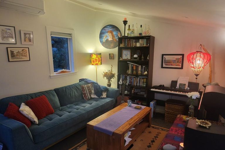 Photo of property in 34 Cleveland Street, Brooklyn, Wellington, 6021