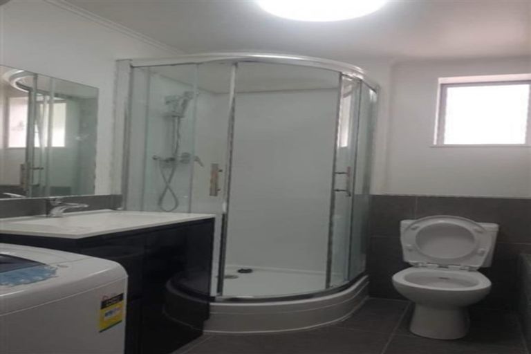 Photo of property in 6 Tawavale Crescent, Totara Vale, Auckland, 0629