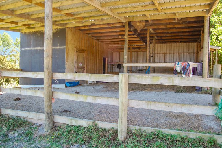 Photo of property in 1470 Oneriri Road, Kaiwaka, 0573