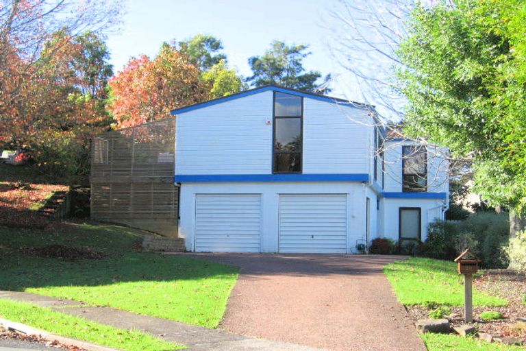 Photo of property in 20 Coromandel Crescent, Mairangi Bay, Auckland, 0630