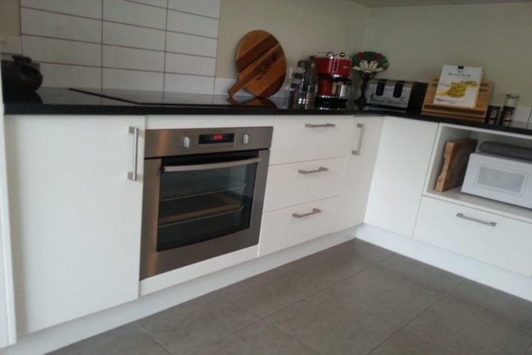 Photo of property in 70 Ngataringa Road, Devonport, Auckland, 0624