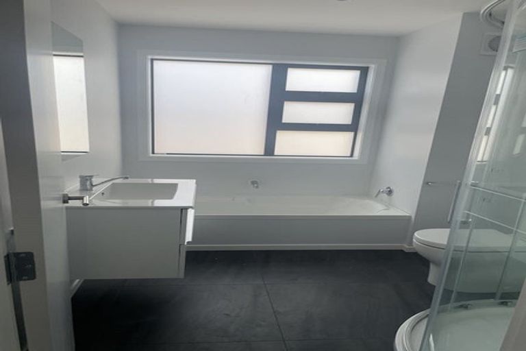 Photo of property in 128b Randwick Road, Moera, Lower Hutt, 5010