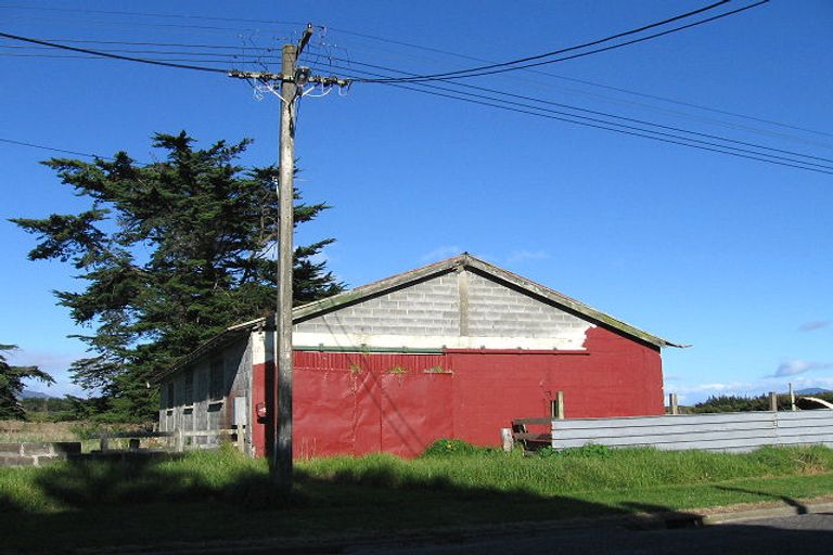 Photo of property in 23 Kiharoa Street, Otaki Beach, Otaki, 5512