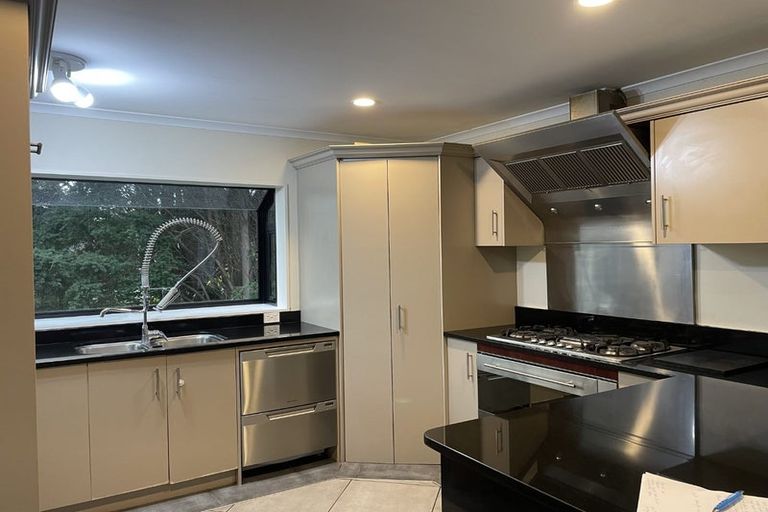 Photo of property in 89a Mt Lebanon Crescent, The Gardens, Auckland, 2105