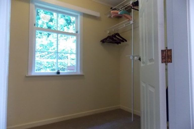 Photo of property in 15 Doris Gordon Crescent, Crofton Downs, Wellington, 6035