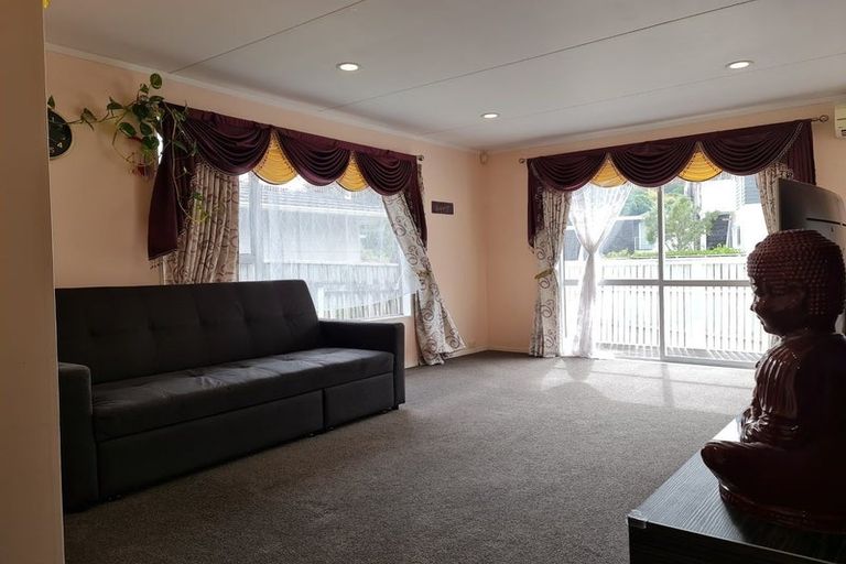 Photo of property in 201d Newlands Road, Newlands, Wellington, 6037