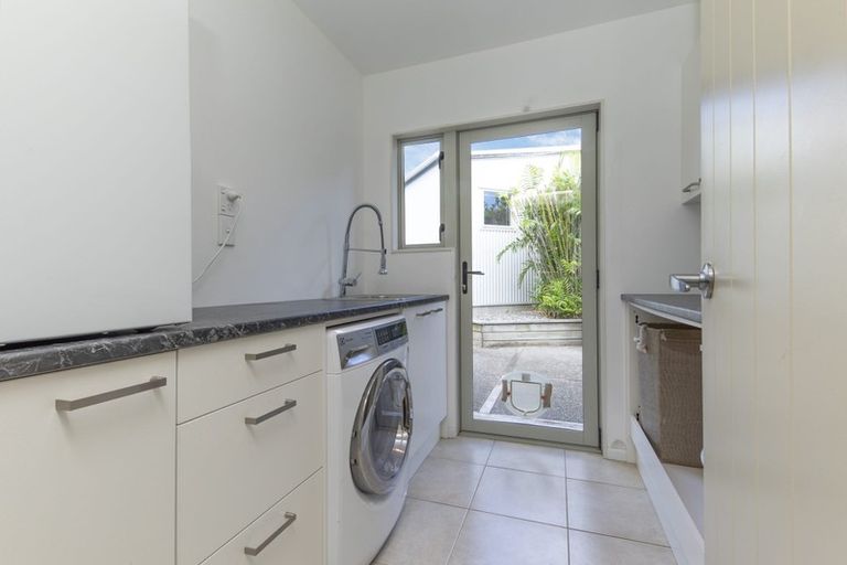 Photo of property in 8 Pineview Lane, Helensville, 0875