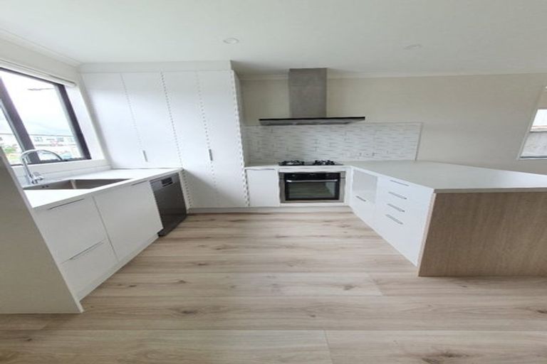 Photo of property in 51 Periko Way, Takanini, 2112