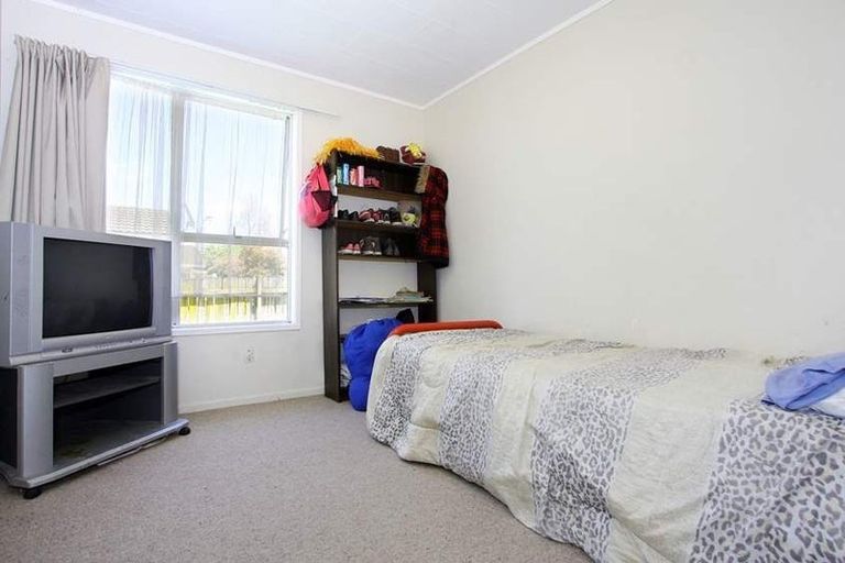 Photo of property in 11 Pawa Place, Manurewa, Auckland, 2102