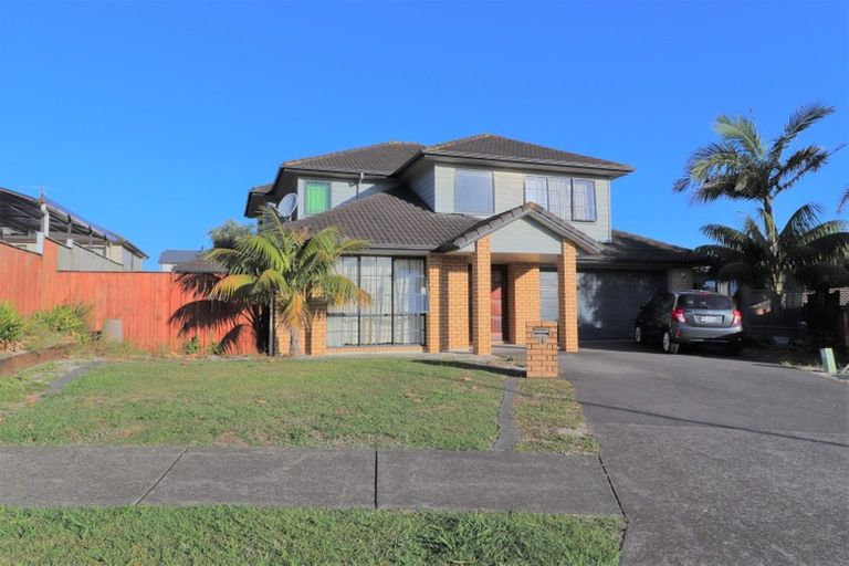 Photo of property in 16 Finbar Close, Flat Bush, Auckland, 2019