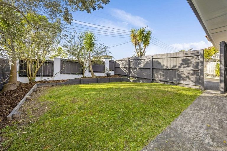 Photo of property in 4a Richards Avenue, Forrest Hill, Auckland, 0620
