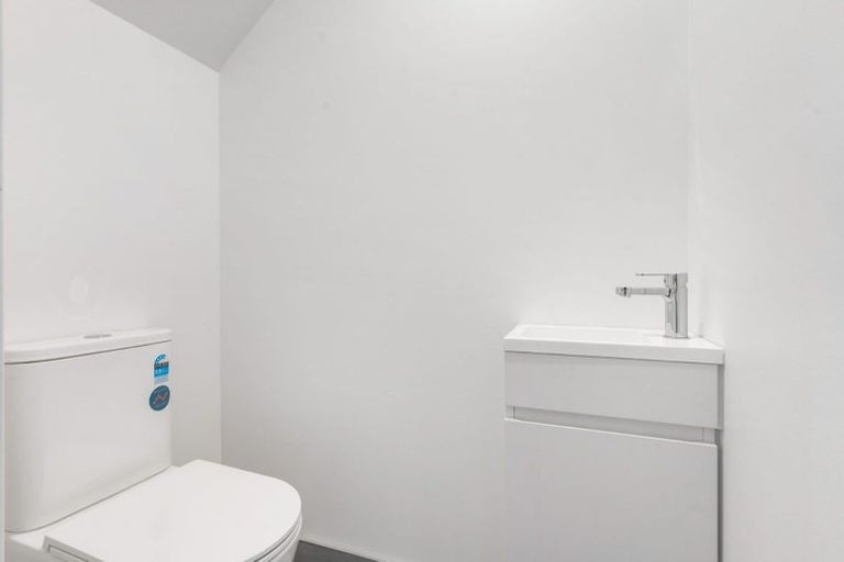 Photo of property in 5/1 Roseberry Avenue, Birkenhead, Auckland, 0626